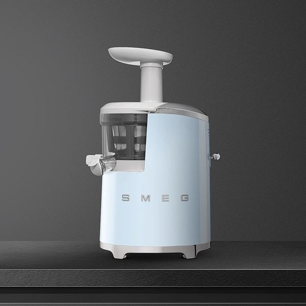 Соковыжималка Smeg (SJF01PBEU) Retro Style 50's - шнековая- светло-голубой SJF01PBEU фото