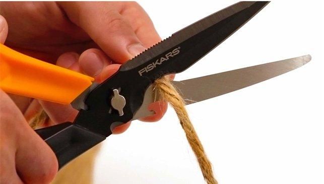 Ножиці багатофункціональні Fiskars Solid Cuts+More Multi-Tool 23 см SP314 (1063329) 1063329 фото