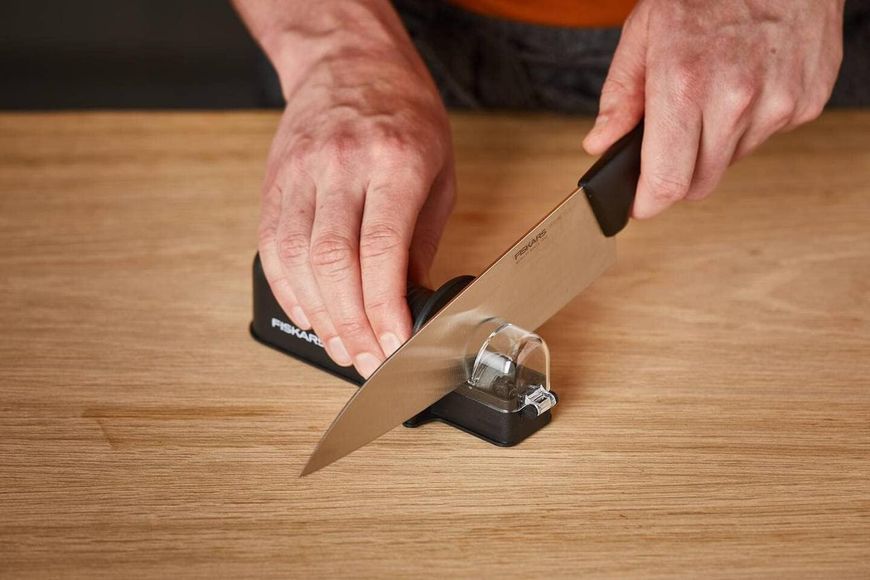 Точилка для ножей Fiskars Essential Roll-Sharp (1023811) 1023811 фото