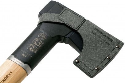 Набор: топор Fiskars Norden N7 и кожаный чехол Fiskars Leather Blade Cover (1051147) 1051147 фото