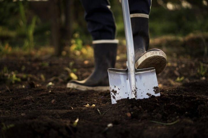 Лопата телескопічна із закругленим лезом Fiskars SmartFit (1000620) 1000620 фото