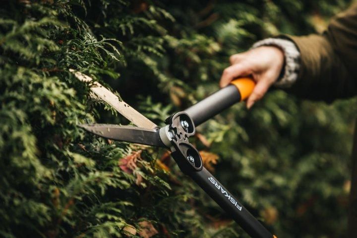 Ножницы для живой изгороди и кустов Fiskars PowerGear HS72 (1000596) 1000596 фото